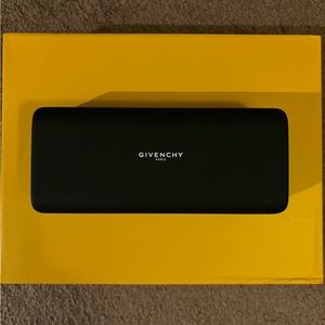 Givenchy Sunglasses Caae